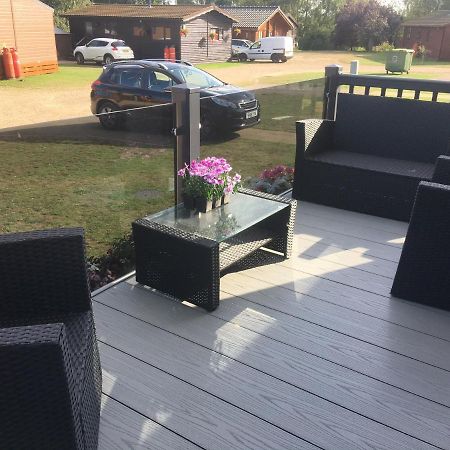 Tattershall Lakes Retreat 3 Bedroom Mini Lodge Waddington  エクステリア 写真