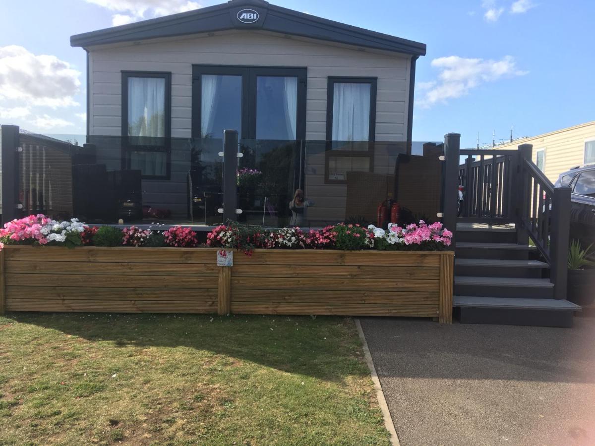 Tattershall Lakes Retreat 3 Bedroom Mini Lodge Waddington  エクステリア 写真
