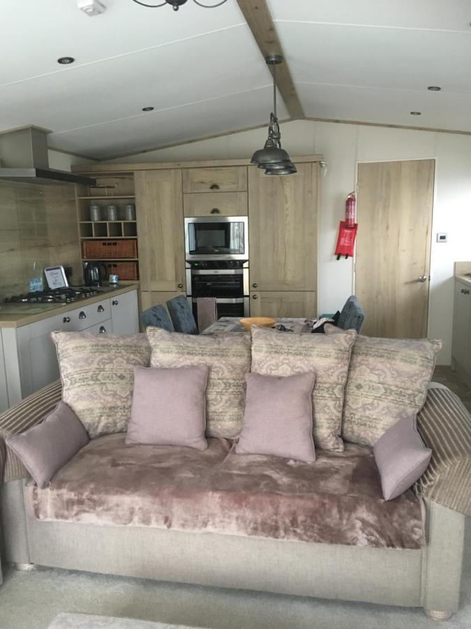Tattershall Lakes Retreat 3 Bedroom Mini Lodge Waddington  エクステリア 写真